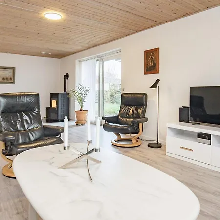 6 Person In Gedser-by Traum *